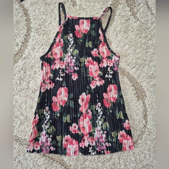 antistar Tops - Antistar Medium Floral Crinkle Tank